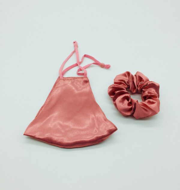 dark pink mask and scrunchies set - Image 4