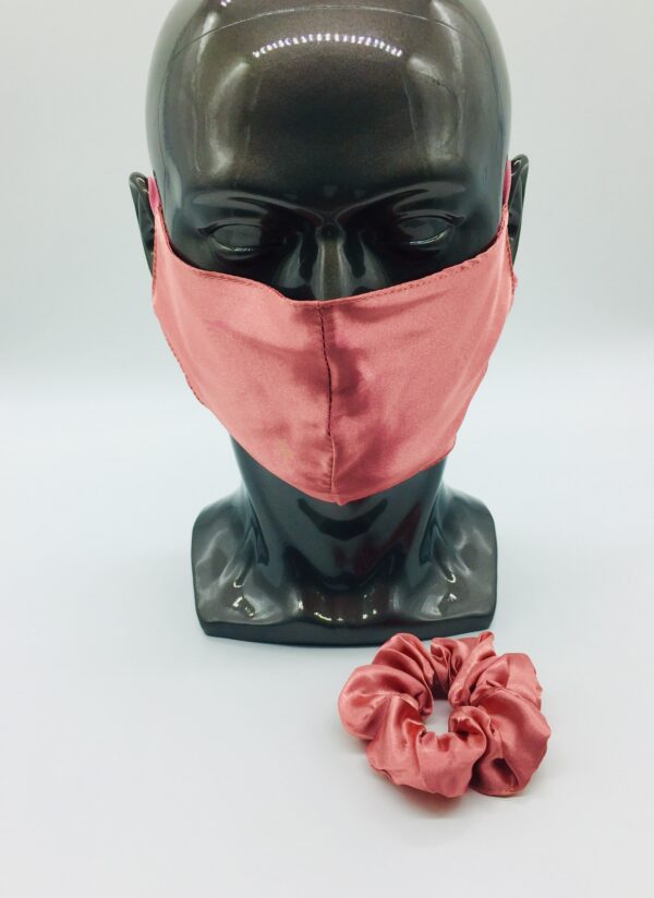 dark pink mask and scrunchies set - Image 3
