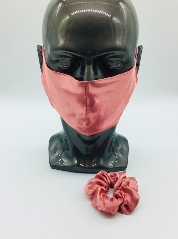 dark pink mask and scrunchies set